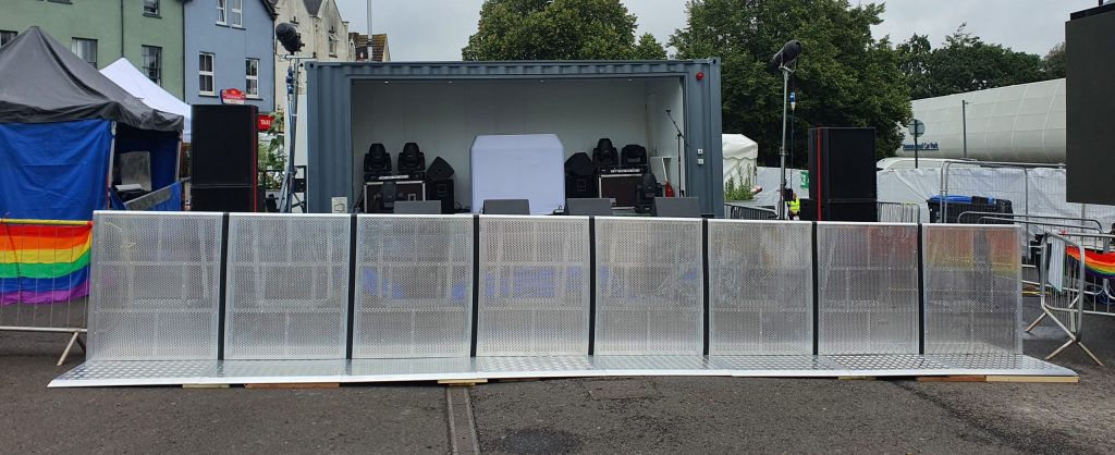 Crowd barrier - bourne free